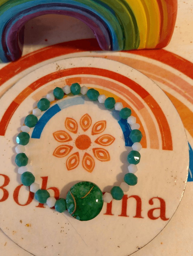 Handmade Green & White Beaded Bracelet with Marbled Stone Accent

