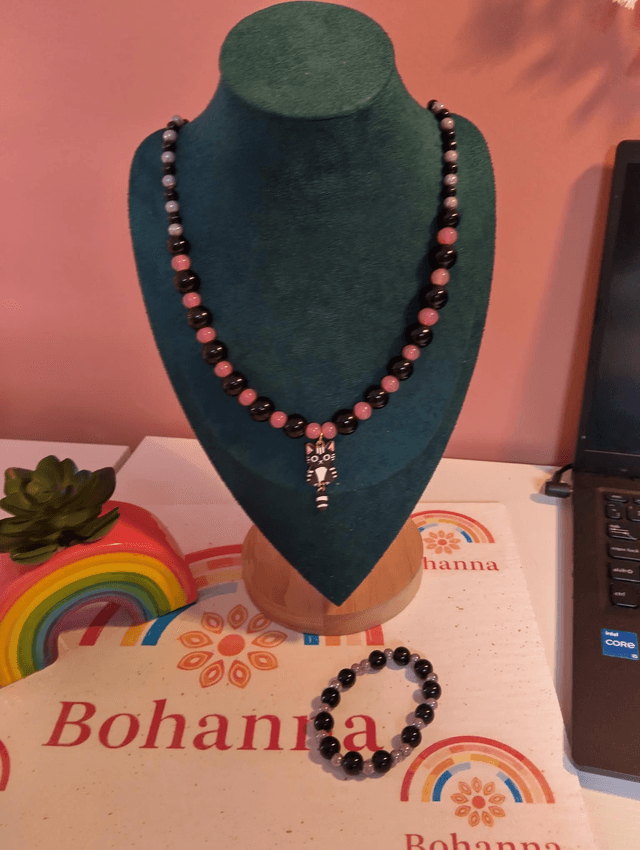 Handmade beaded cat jewellery set 