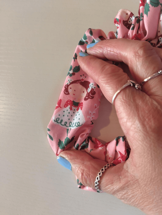 Handmade scrunchie - Nutcracker - pink