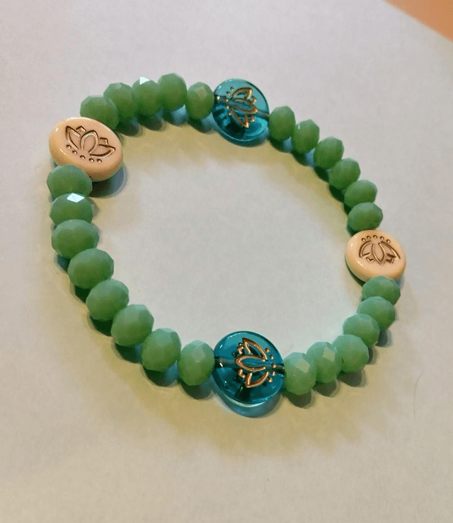 Hand made beaded bracelet- Lotus flowers