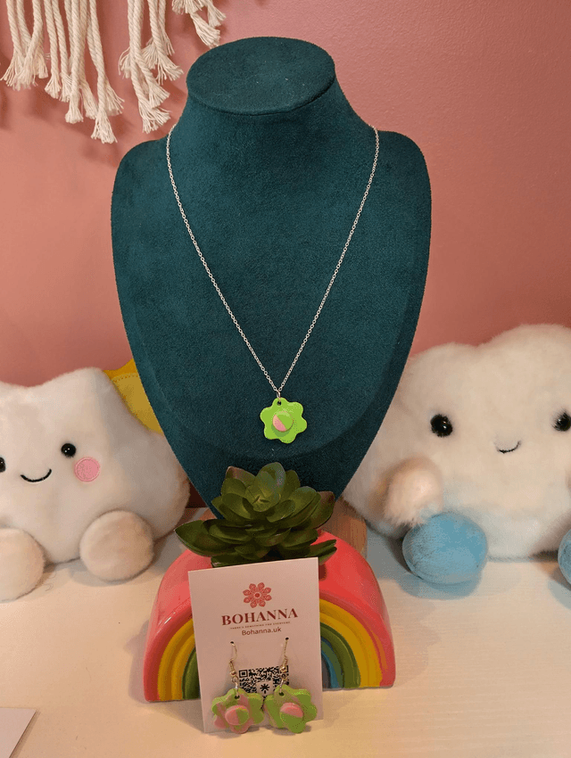 Green &amp; Pink Flower Necklace &amp; Earrings Set 🌸